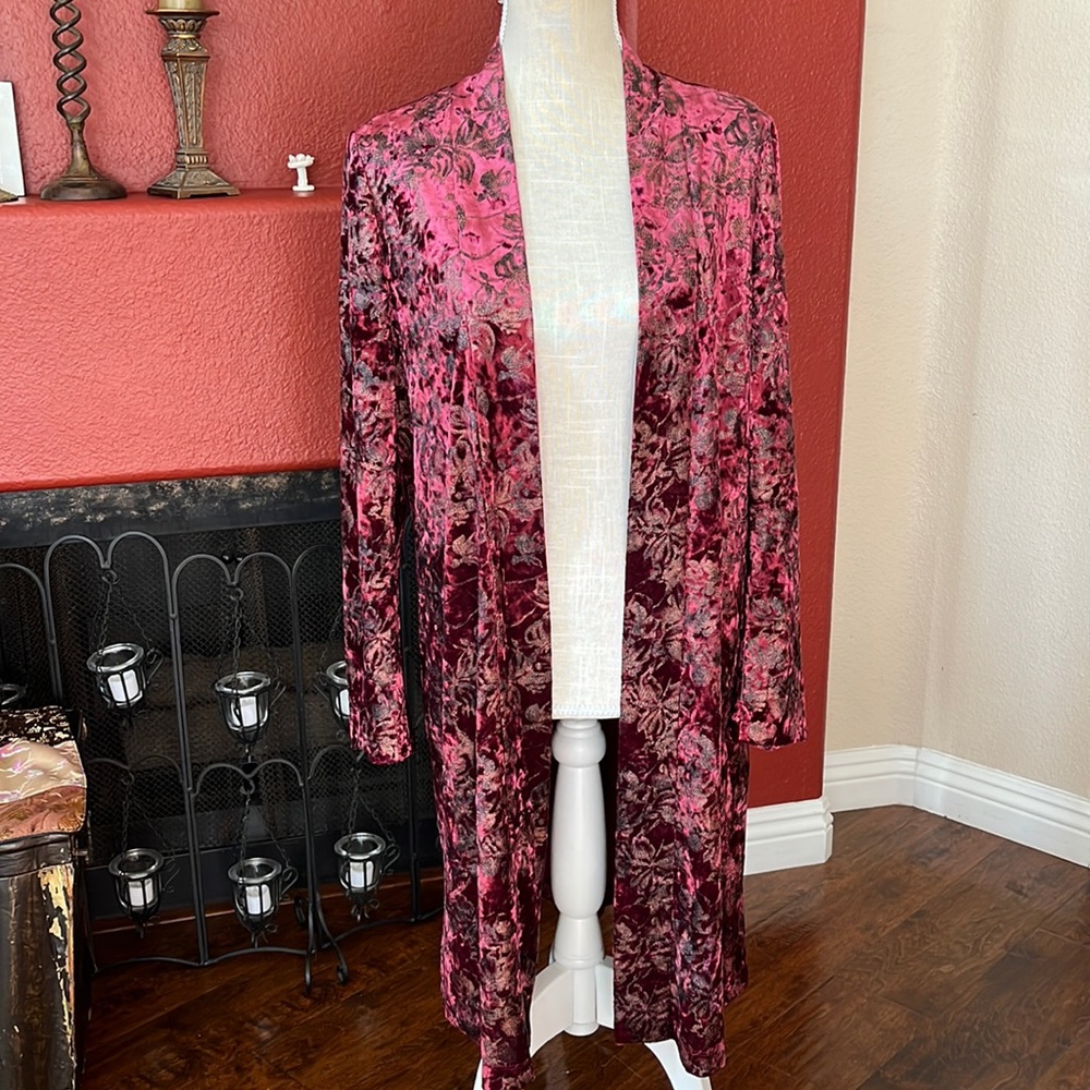 BAR III SIZE SMALL BURGUNDY VELVETEEN ROBE